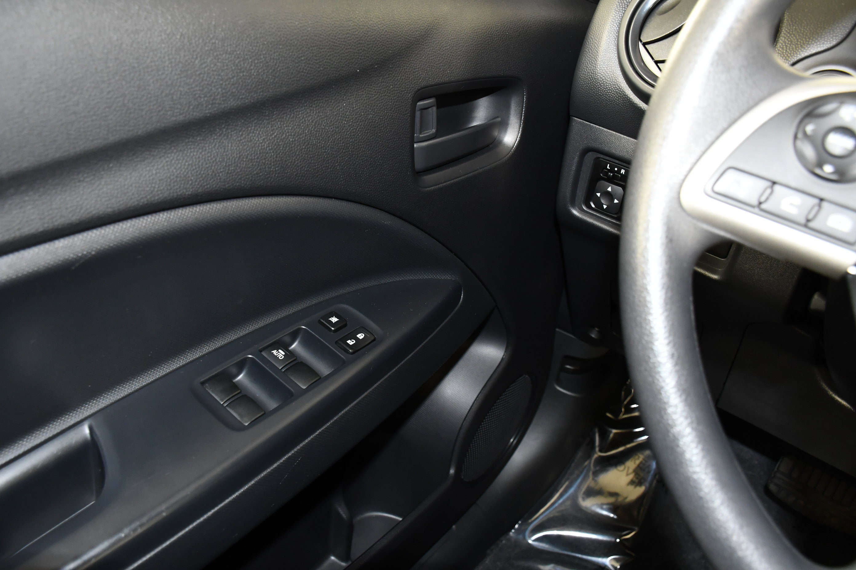 Used 2024 Mitsubishi Mirage G4 LE FWD image 31