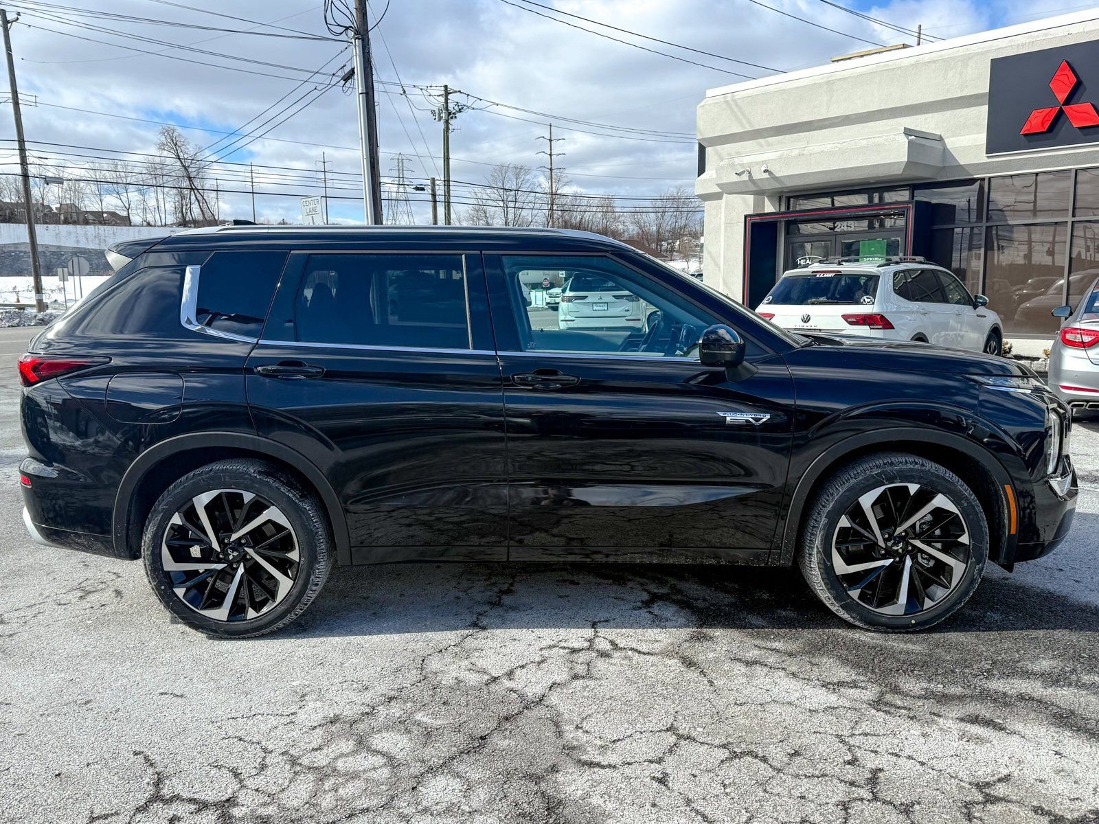 New 2025 Mitsubishi Outlander SEL image 8