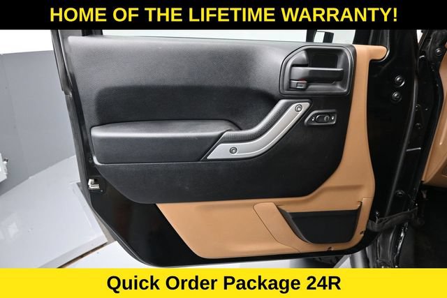 Used 2013 Jeep Wrangler Unlimited Rubicon w/ Connectivity Group AWD/4WD image 11
