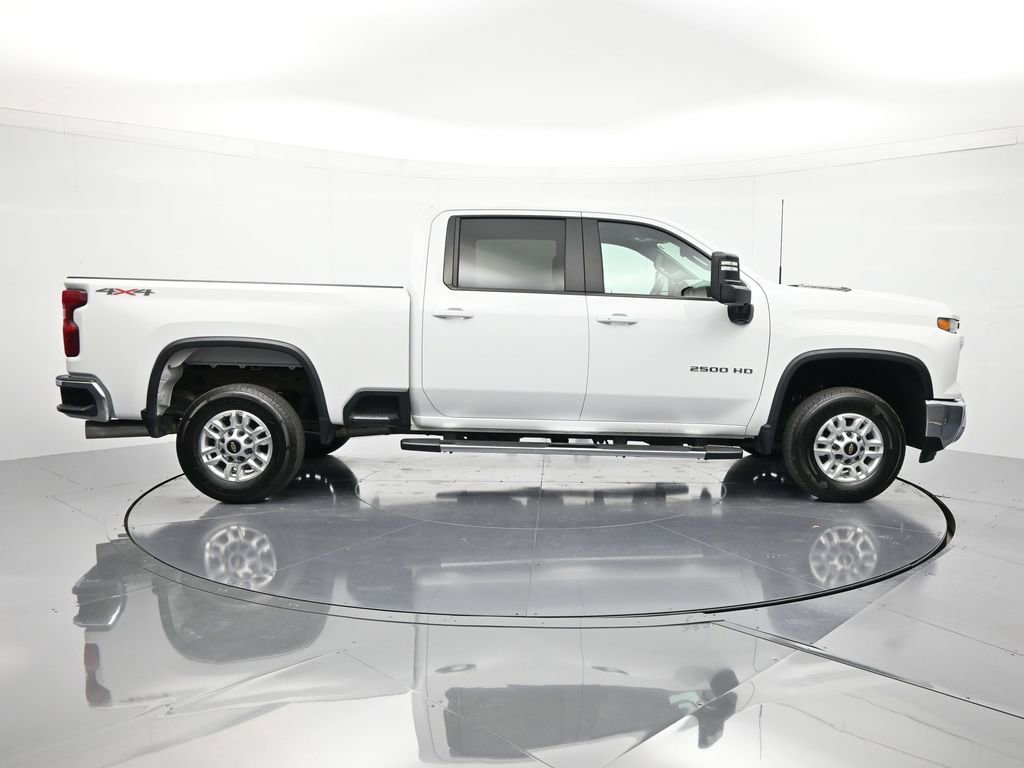 Used 2025 Chevrolet Silverado 2500 LT w/ Convenience Package AWD/4WD image 4