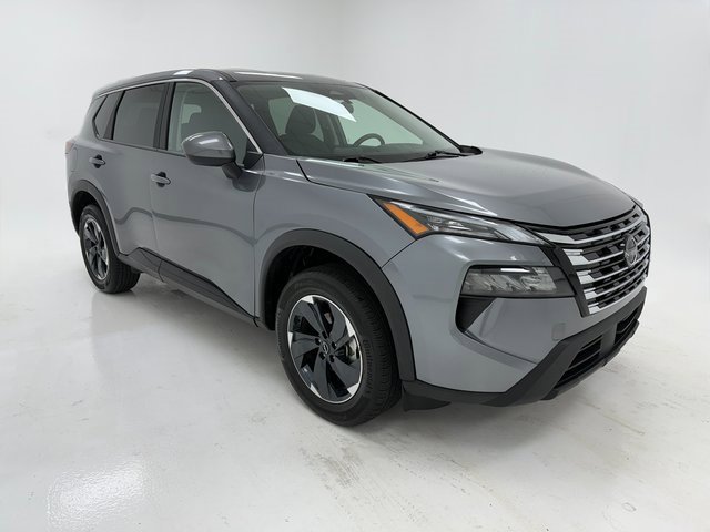 Used 2025 Nissan Rogue SV image 2