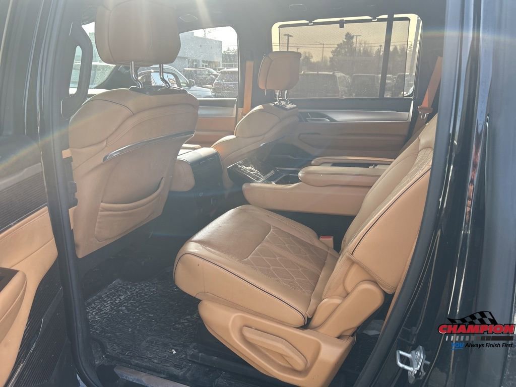 Used 2022 Jeep Grand Wagoneer Series III image 9