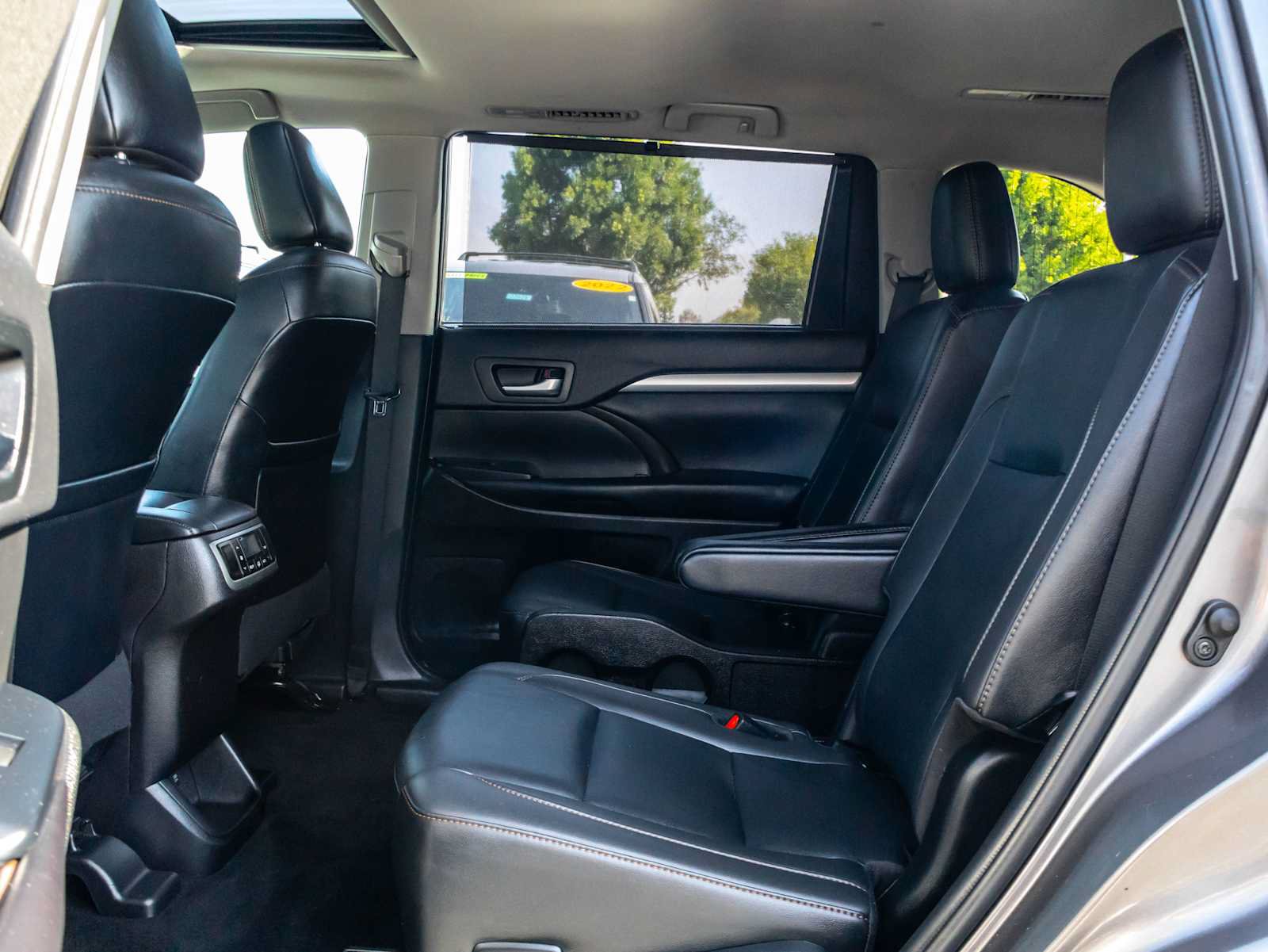 Certified 2019 Toyota Highlander XLE FWD image 19