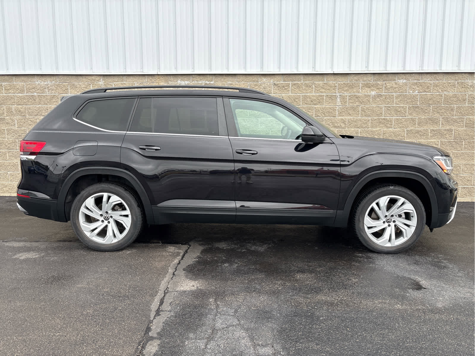 Used 2021 Volkswagen Atlas SE