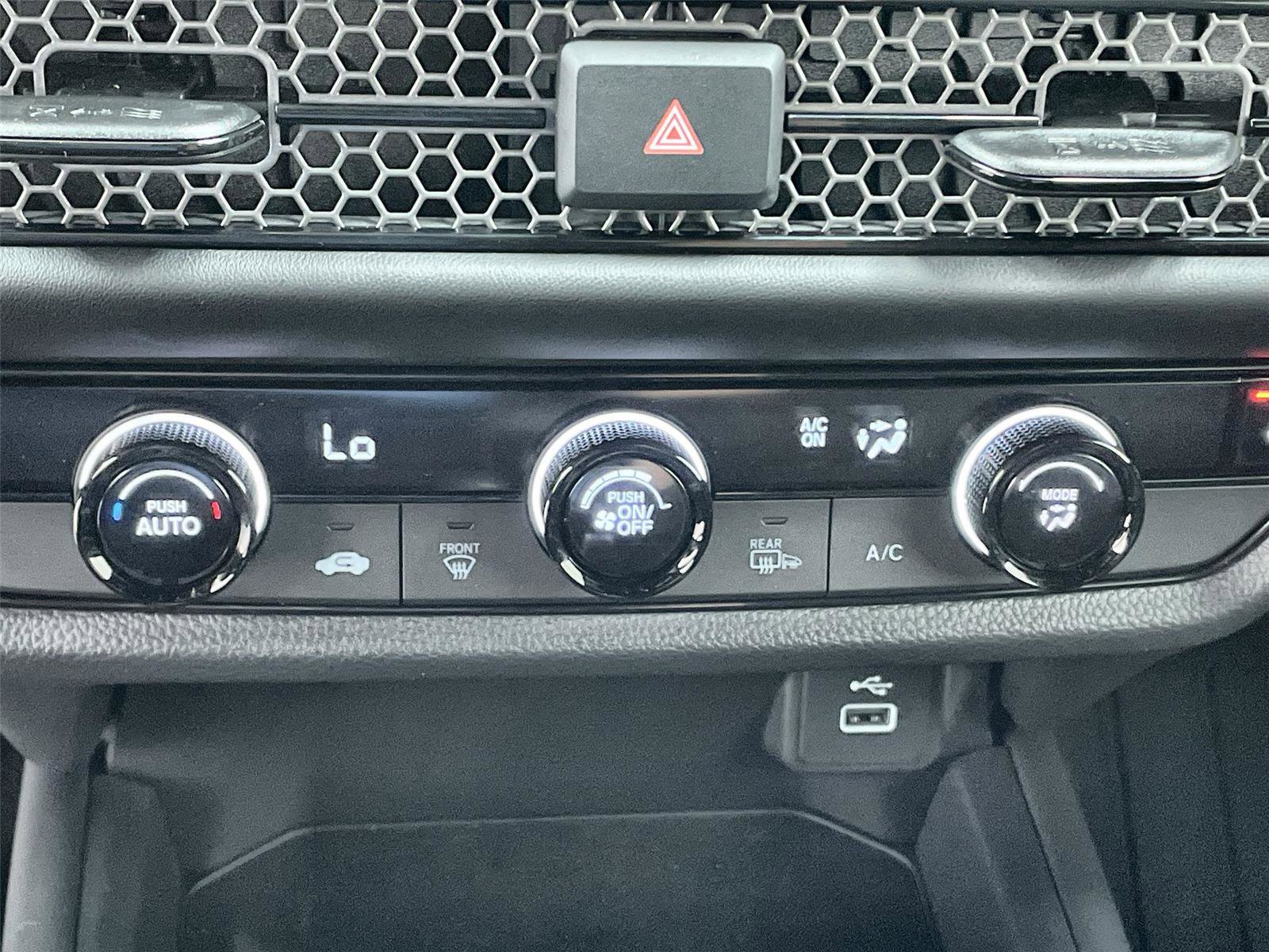 Certified 2025 Honda HR-V Sport image 28