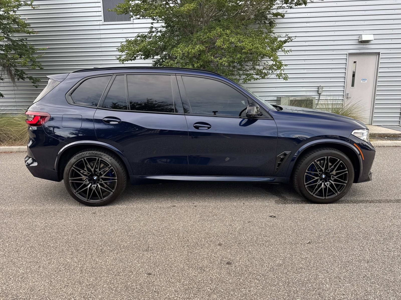 Used 2021 BMW X5 M w/ Competition Package AWD/4WD image 5