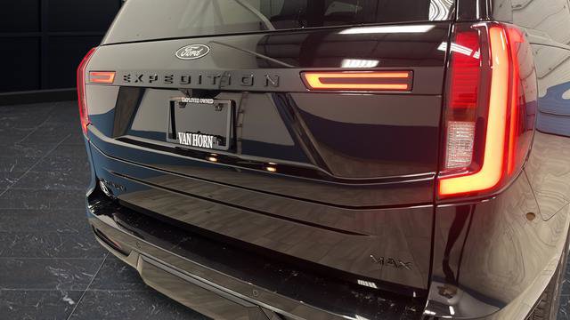 Used 2025 Ford Expedition Max Platinum w/ Stealth Appearance Package AWD/4WD image 43