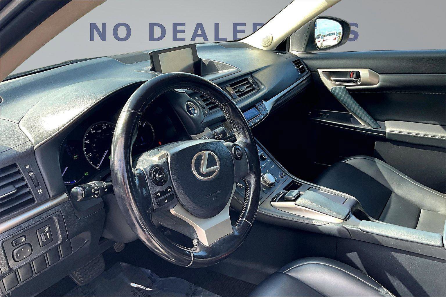Used 2015 Lexus CT 200h w/ Navigation Package FWD image 16
