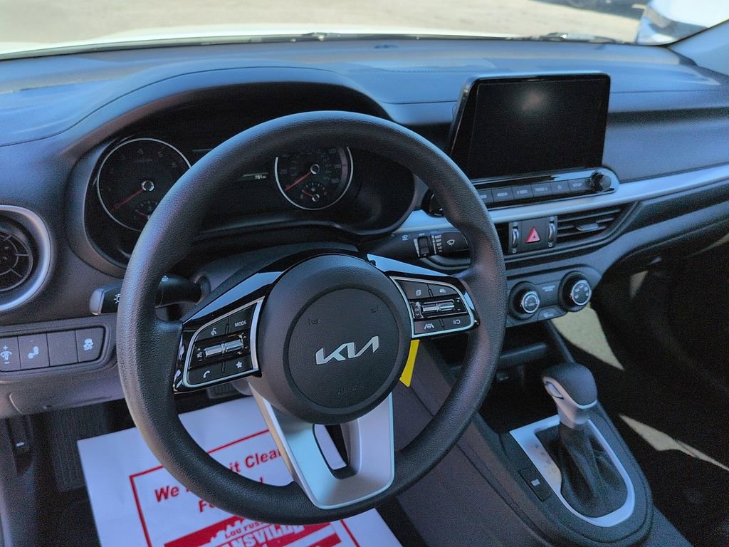 Used 2023 Kia Forte LXS w/ LXS Technology Package FWD image 9