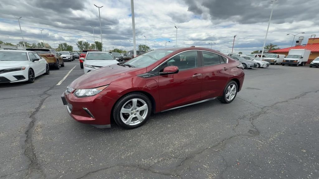 Used 2017 Chevrolet Volt LT FWD image 4