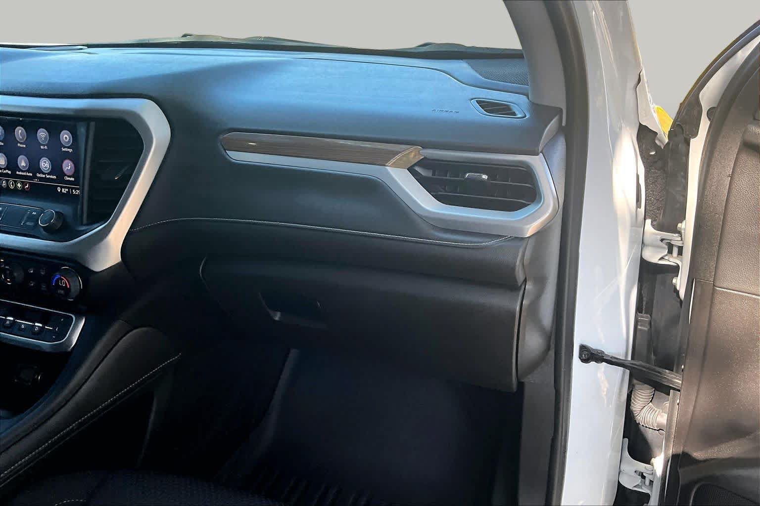 Used 2022 GMC Acadia SLE FWD image 19