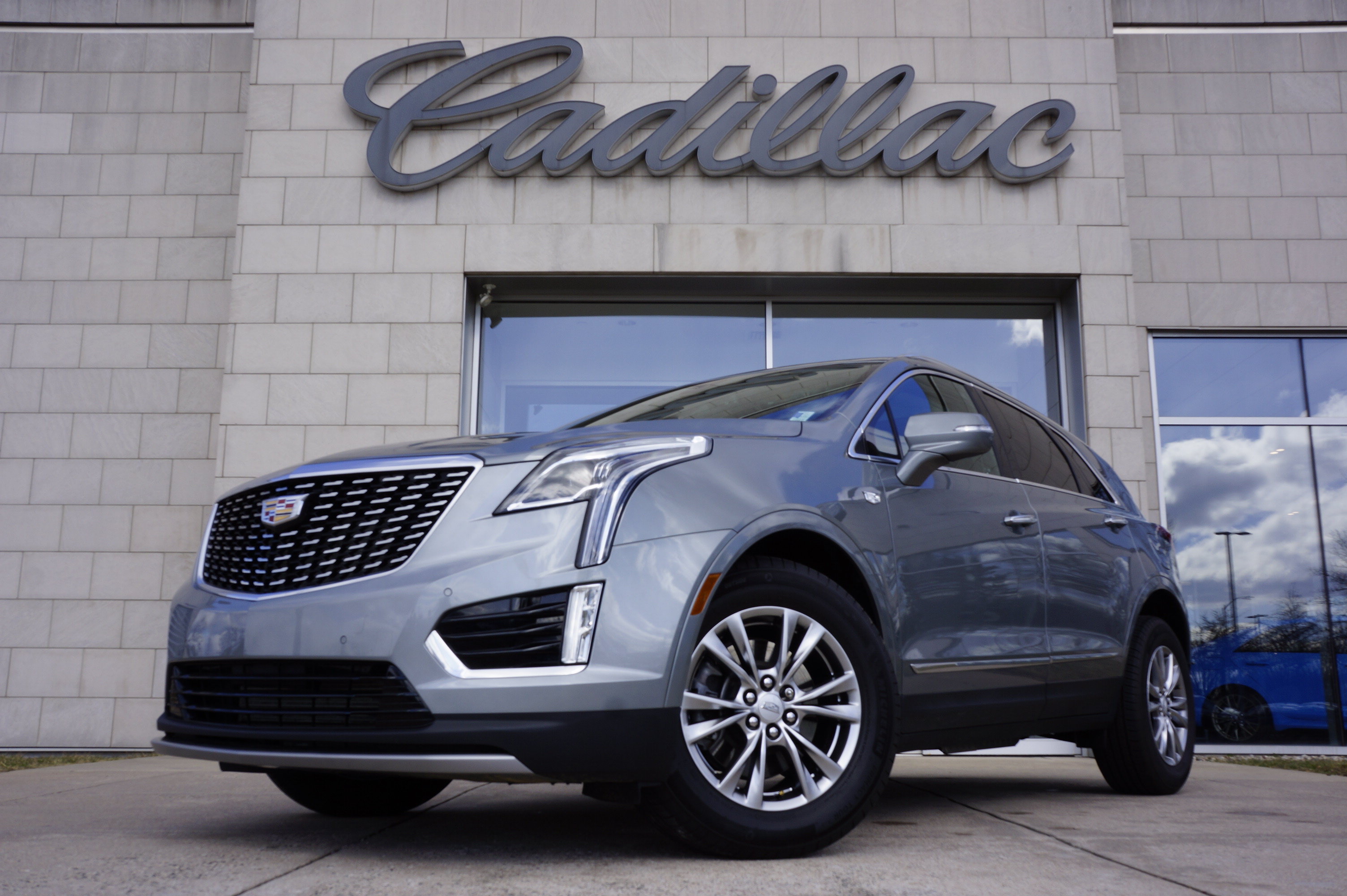 New 2025 Cadillac XT5 Luxury AWD/4WD image 11
