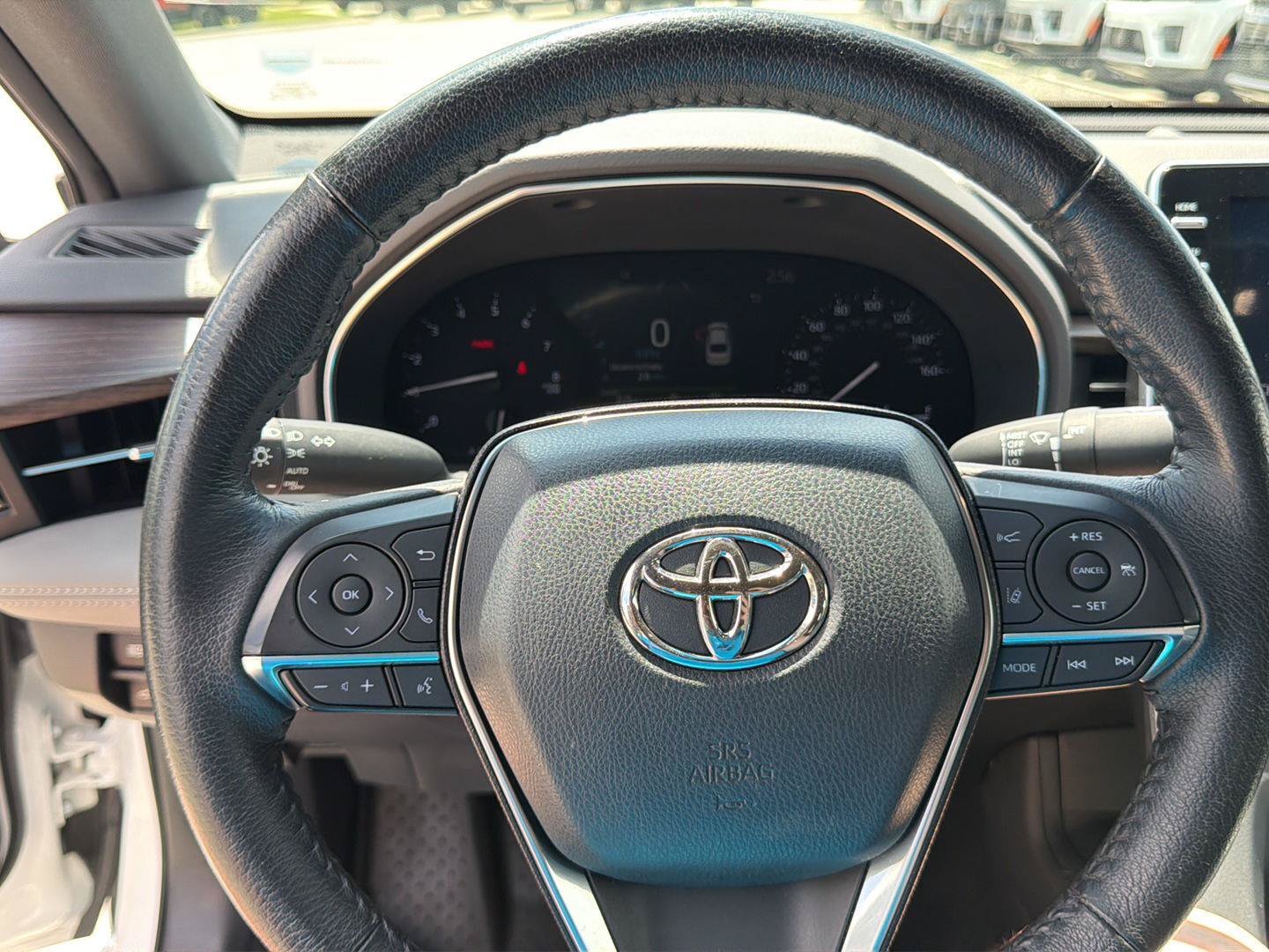 Used 2022 Toyota Avalon XLE w/ Moonroof Package FWD image 14