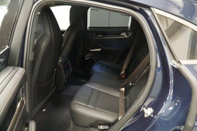 New 2026 Porsche Cayenne Turbo image 24