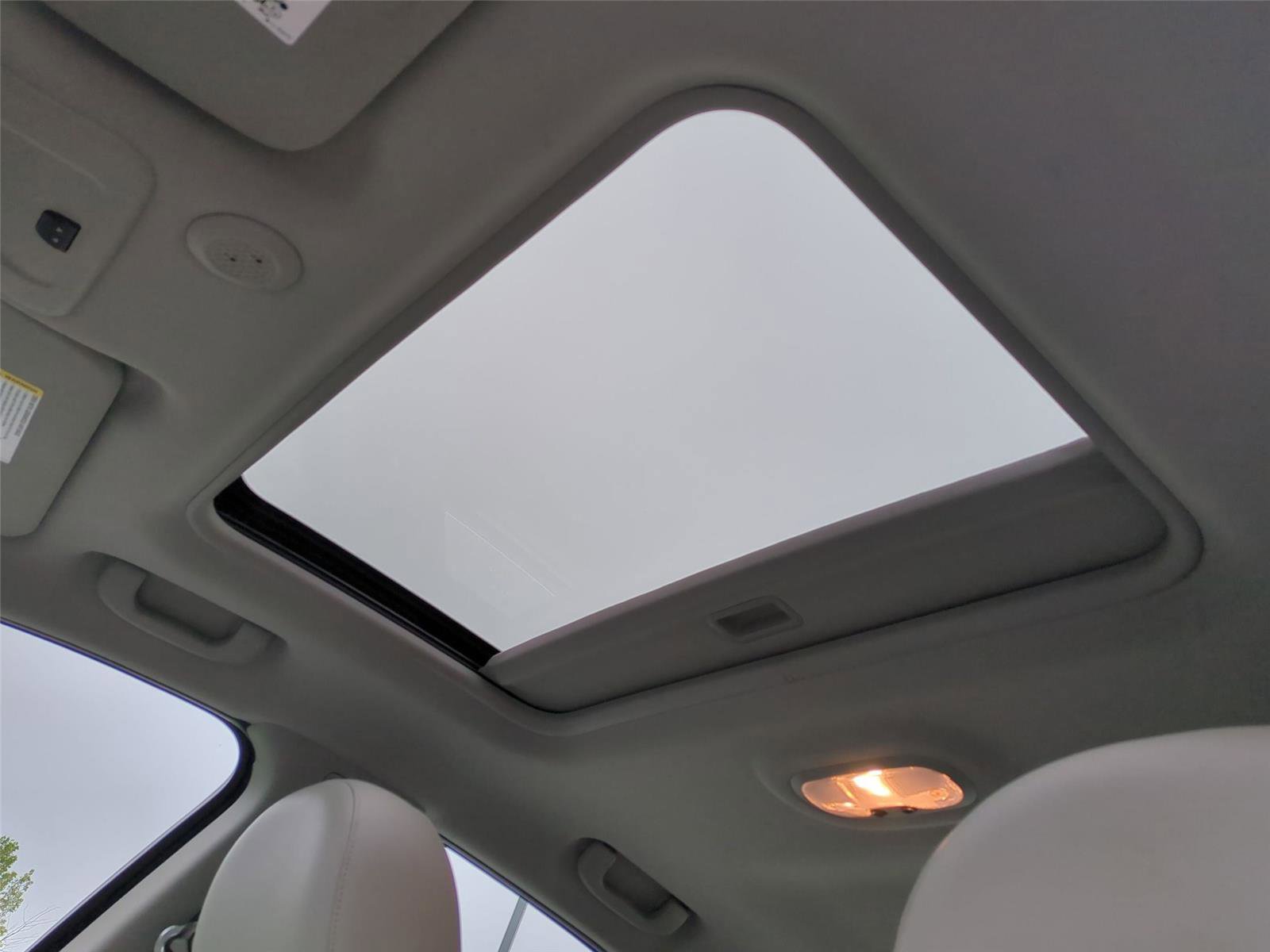 Used 2011 Chevrolet Impala LT w/ Luxury Edition Package image 10