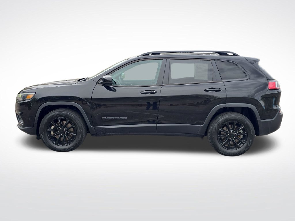 Used 2023 Jeep Cherokee Altitude Lux AWD/4WD image 2
