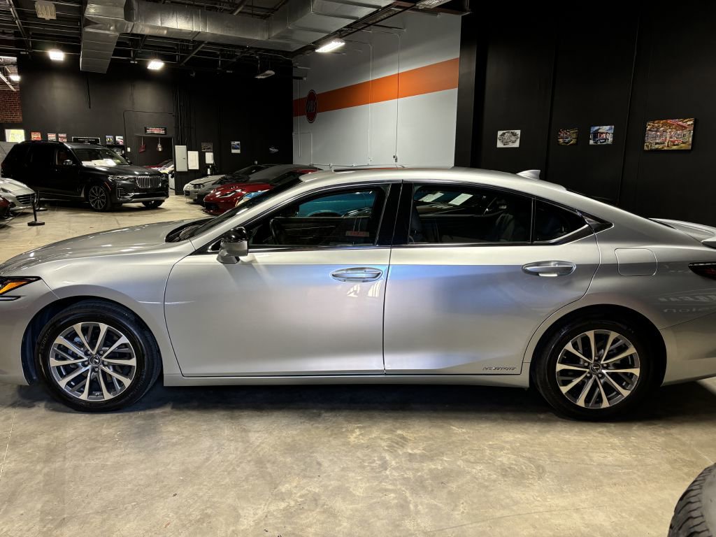 Used 2022 Lexus ES 300h w/ Premium Package FWD image 5