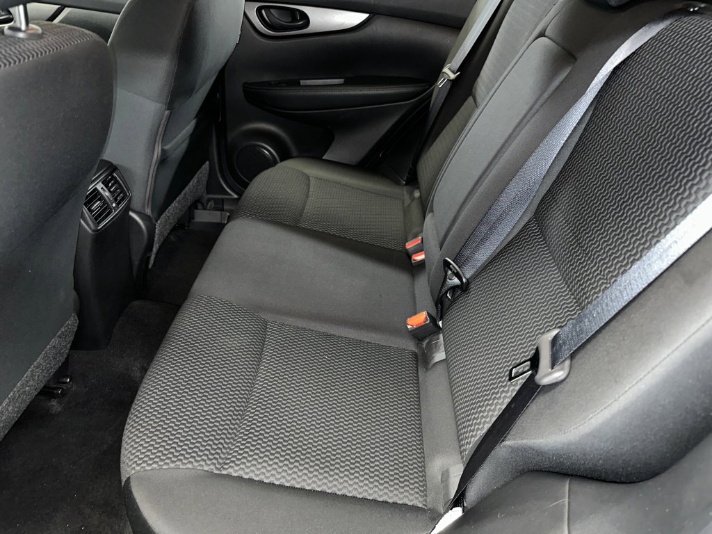 Used 2018 Nissan Rogue Sport S w/ S Appearance Package AWD/4WD image 16