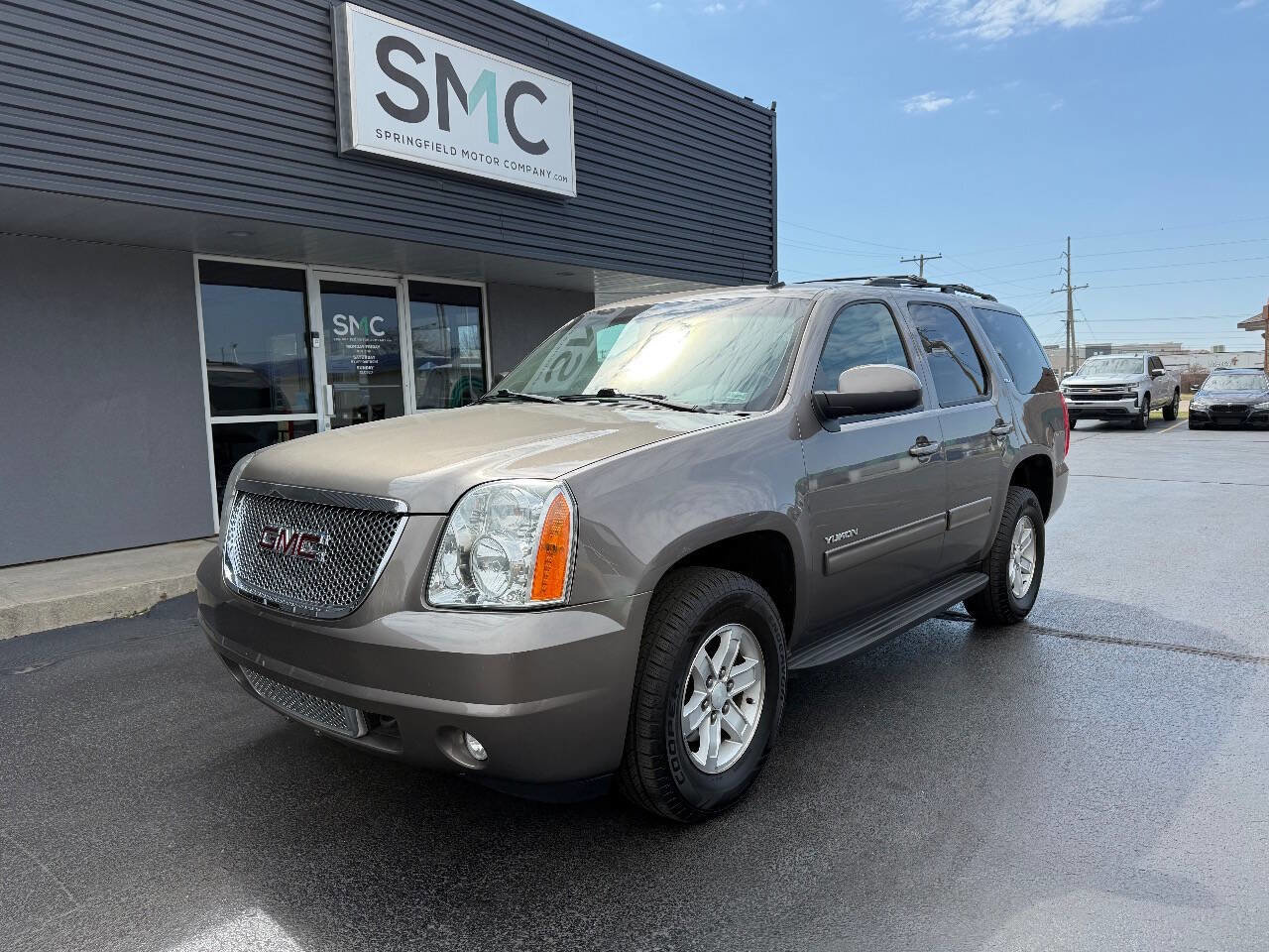 Used 2014 GMC Yukon SLT image 1
