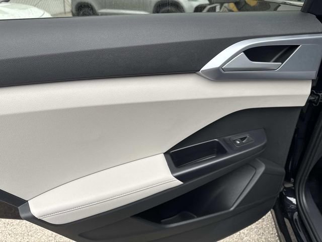 New 2026 Volkswagen Taos SE FWD image 8