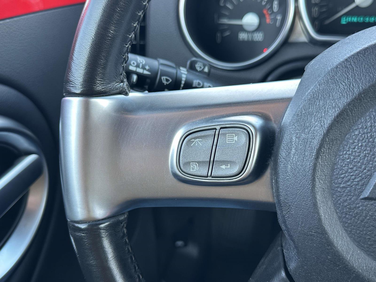 Used 2003 Chevrolet SSR w/ Preferred Equipment Group image 23