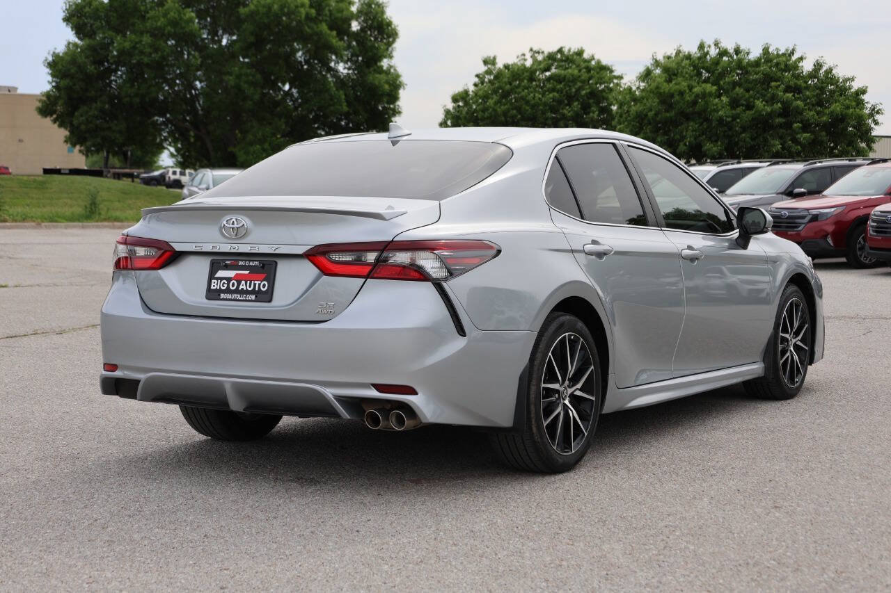 Used 2022 Toyota Camry SE AWD/4WD image 9