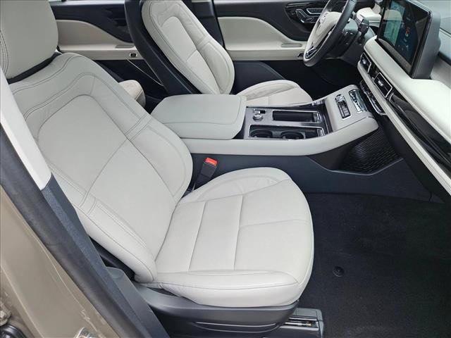 Used 2025 Lincoln Aviator Reserve AWD/4WD image 20