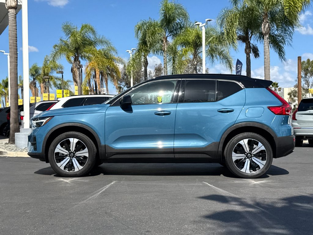 Certified 2023 Volvo XC40 Recharge Core w/ Protection Package Premier AWD/4WD image 2