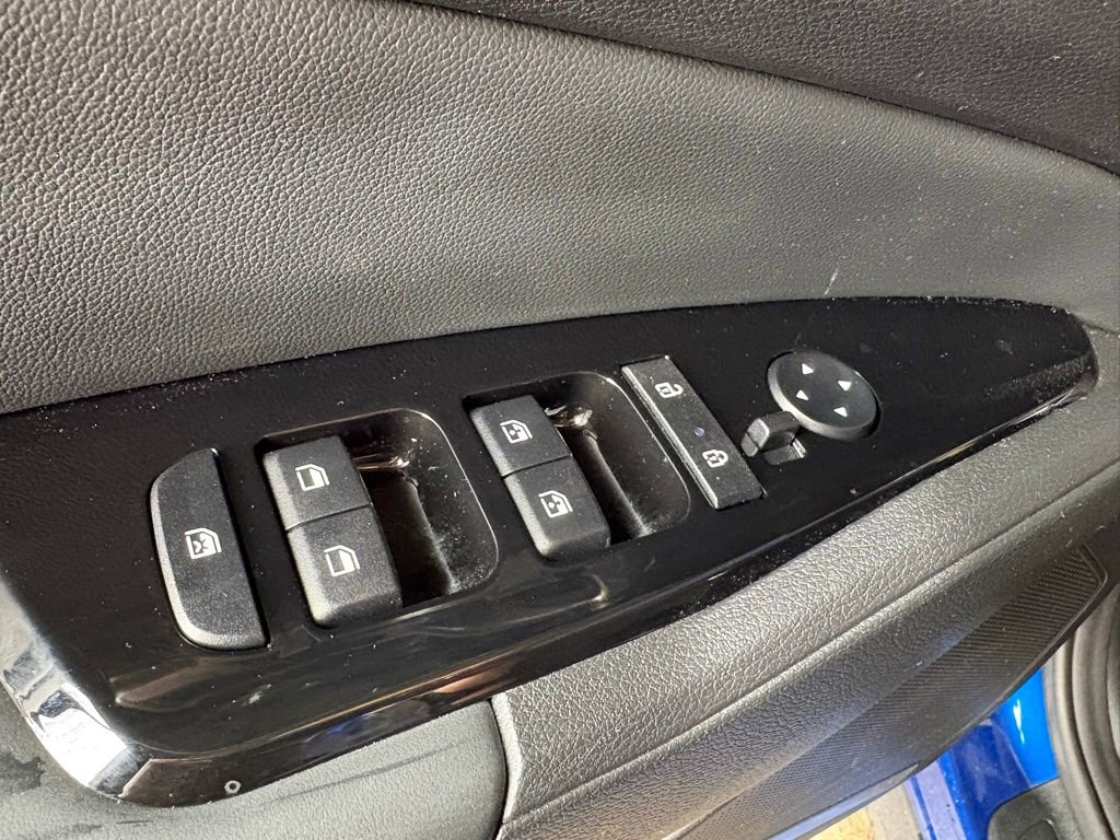 Used 2023 Kia Sportage EX image 19