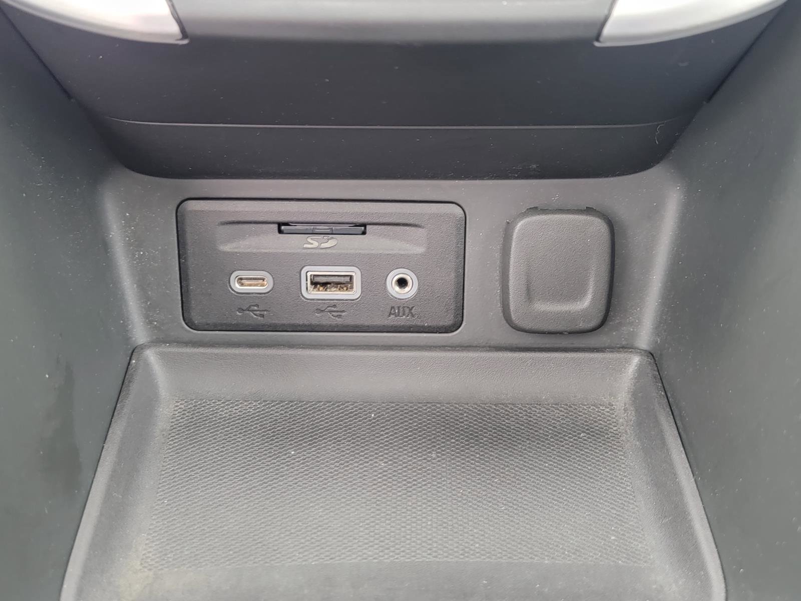 Used 2022 GMC Terrain SLT w/ Infotainment Package II image 23