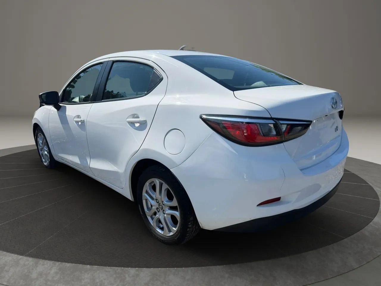 Used 2016 Scion iA FWD image 7
