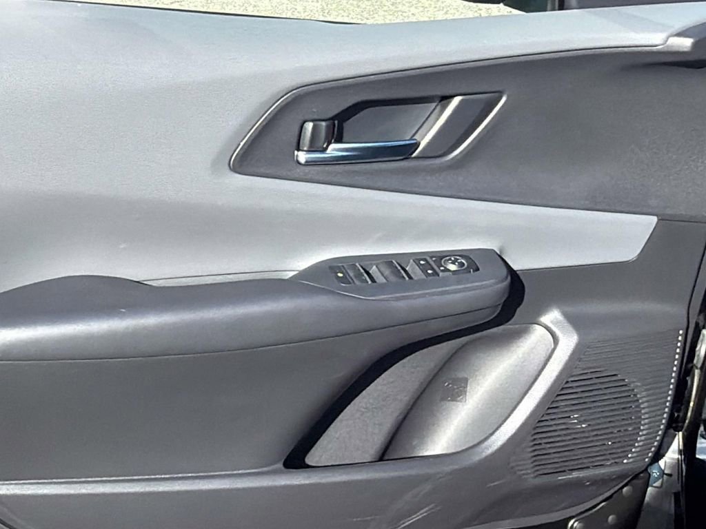 Used 2025 Toyota Prius XLE image 25