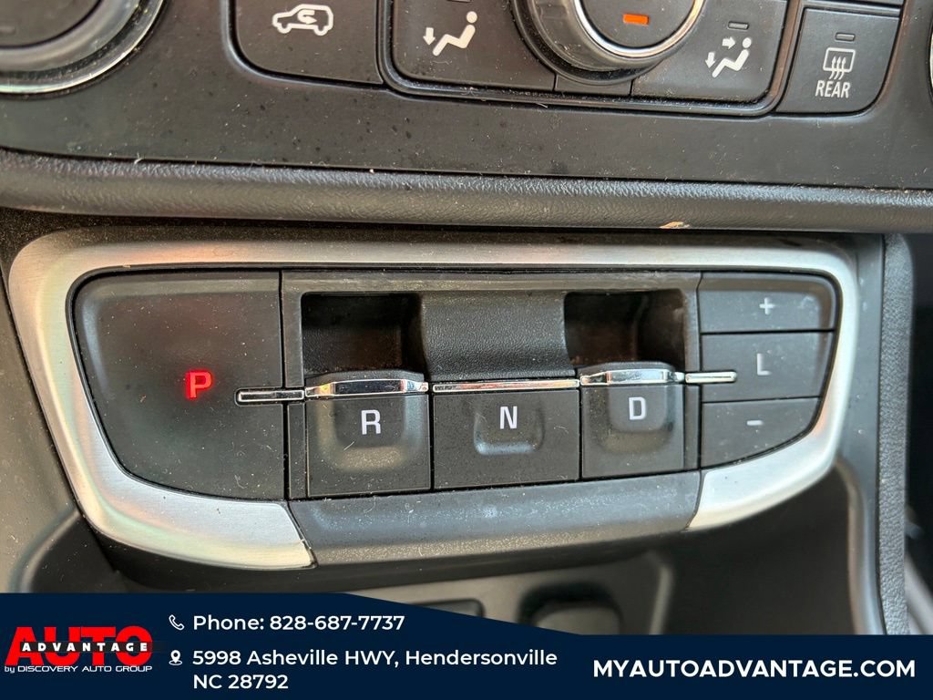 Used 2024 GMC Terrain SLT AWD/4WD image 11