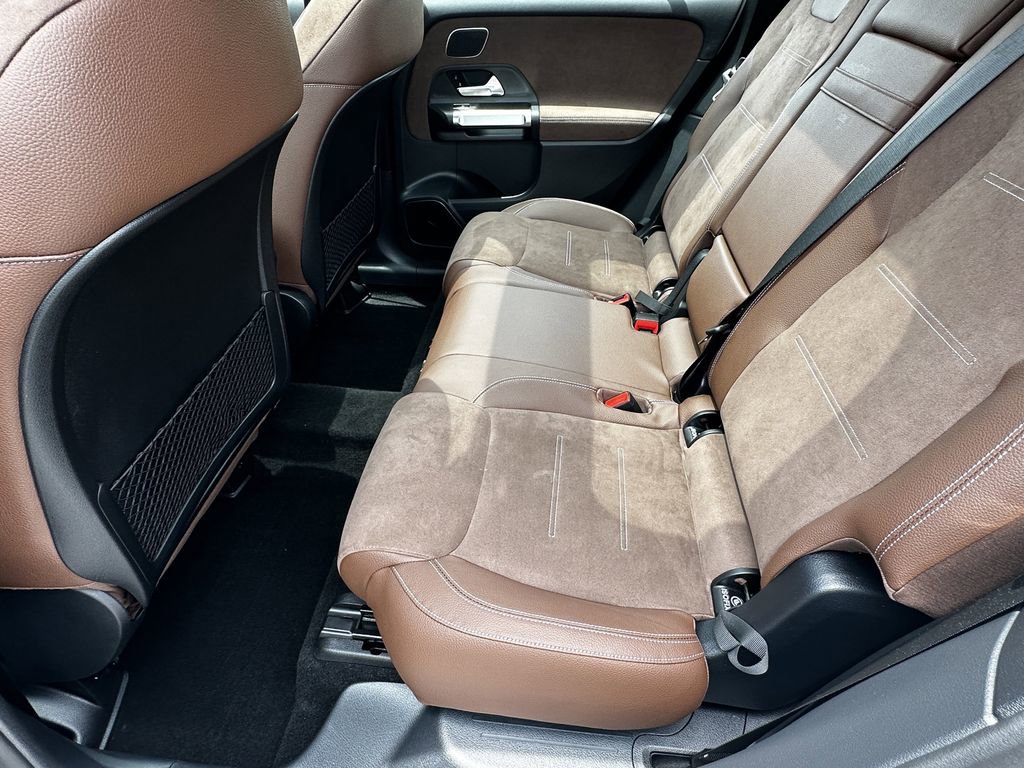 Certified 2025 Mercedes-Benz GLB 35 AMG 4MATIC image 24