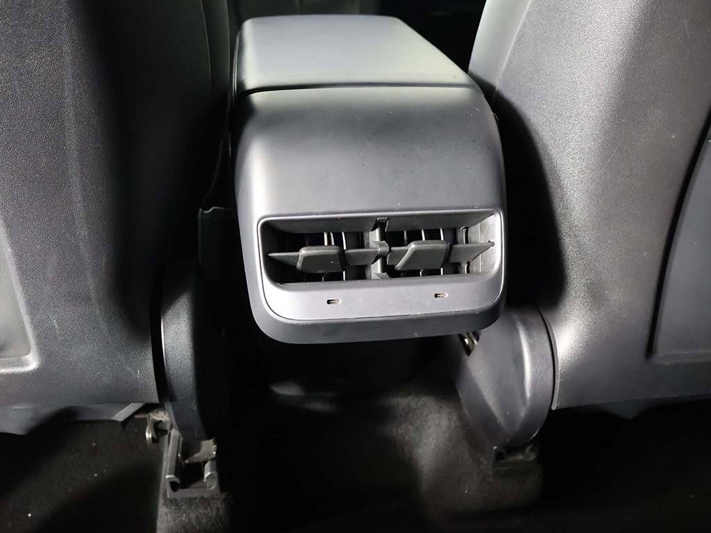 Used 2022 Tesla Model Y Long Range image 51