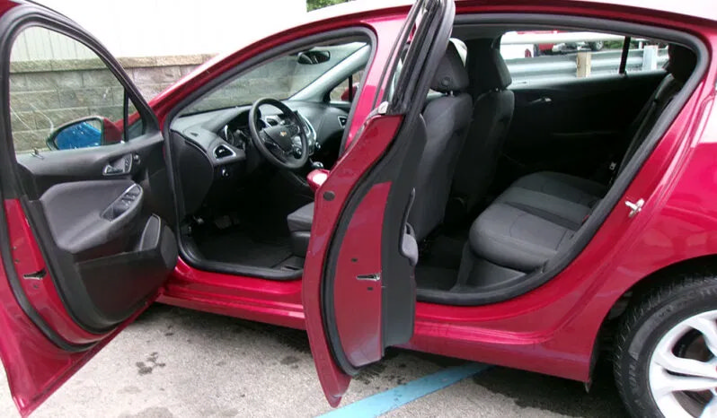 Used 2019 Chevrolet Cruze LT FWD image 13