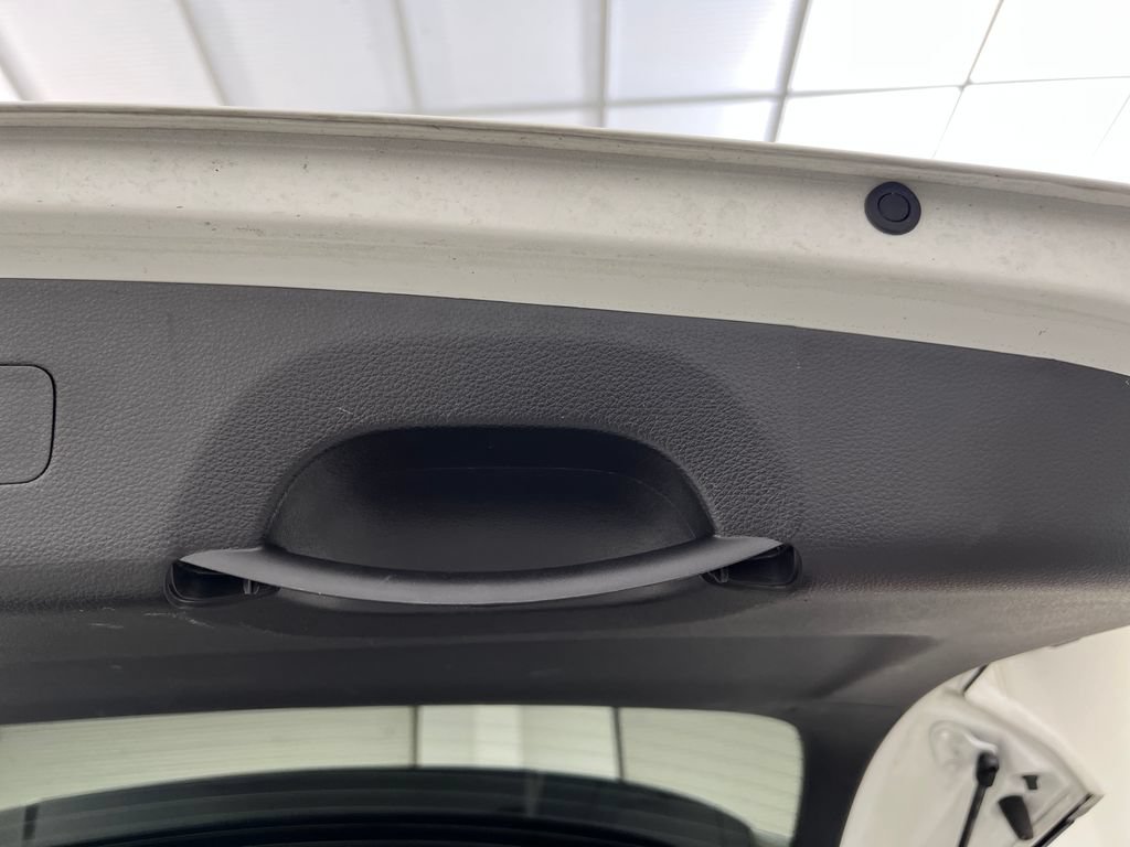 Used 2025 Kia Carnival FWD image 49
