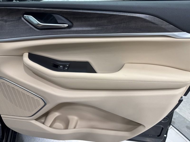 New 2026 Jeep Grand Cherokee Limited AWD/4WD image 16