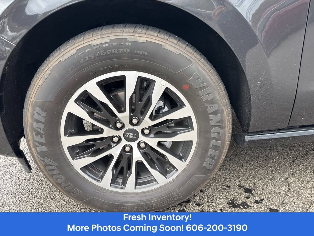 Used 2025 Ford Expedition Platinum AWD/4WD image 10