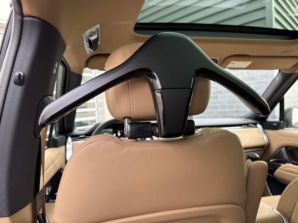 New 2026 Land Rover Range Rover Long Wheelbase SE image 13