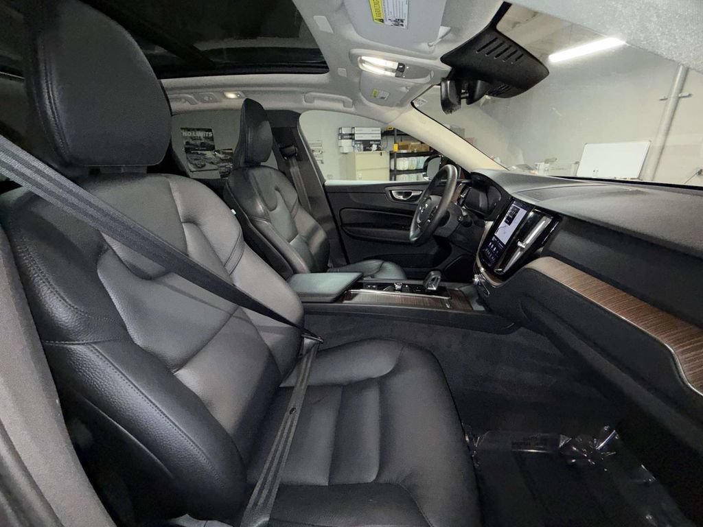 Used 2023 Volvo XC60 B5 Plus w/ Climate Package AWD/4WD image 14
