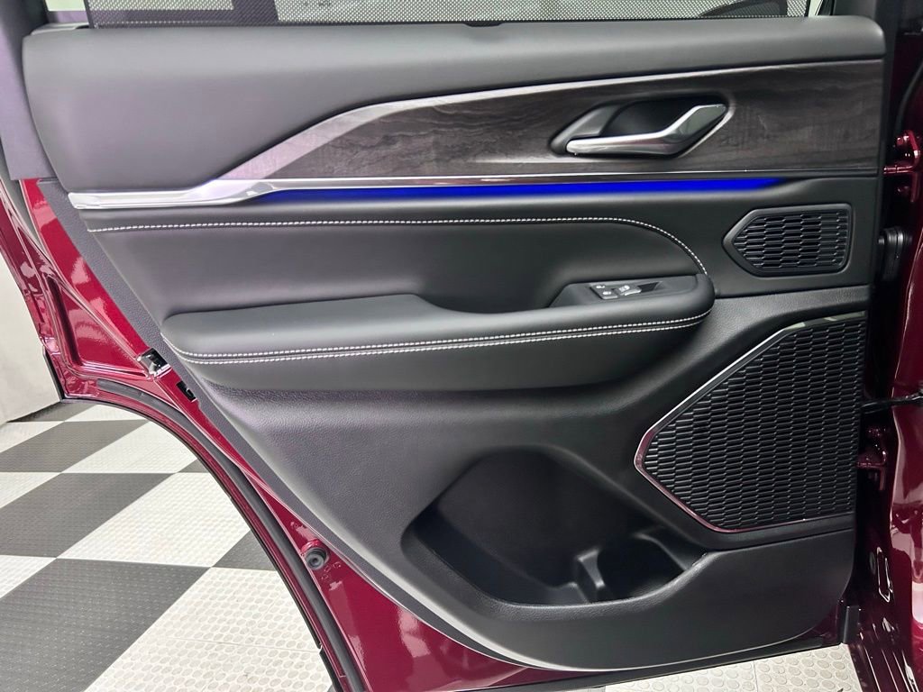 New 2025 Jeep Grand Cherokee Overland w/ Adv Protech Group III image 19