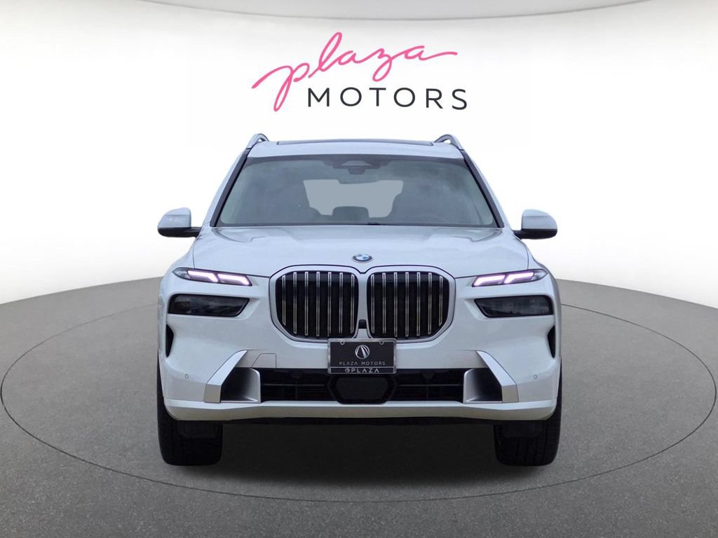 Certified 2025 BMW X7 xDrive40i w/ Premium Package AWD/4WD image 2