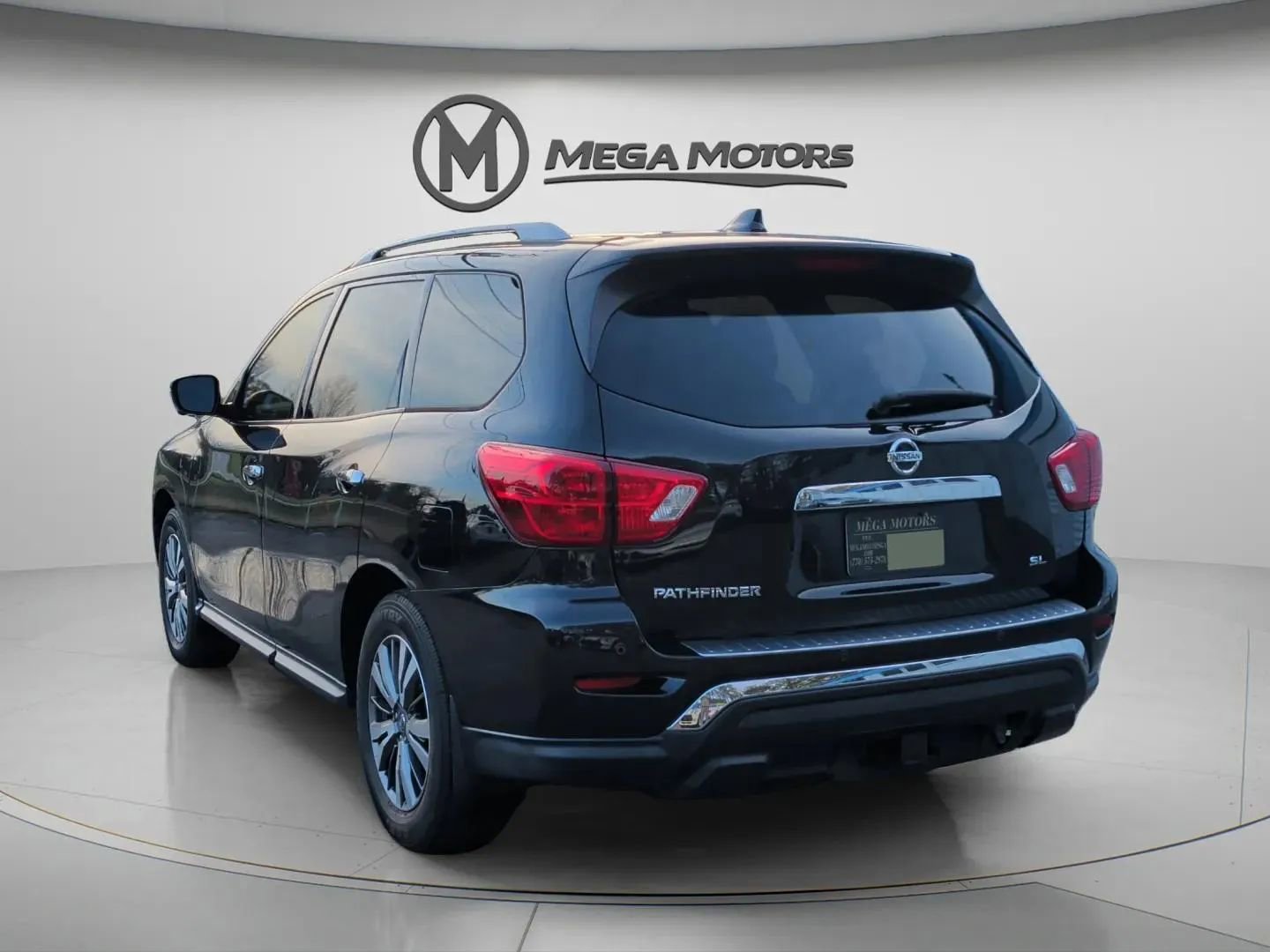 Used 2020 Nissan Pathfinder SL image 5