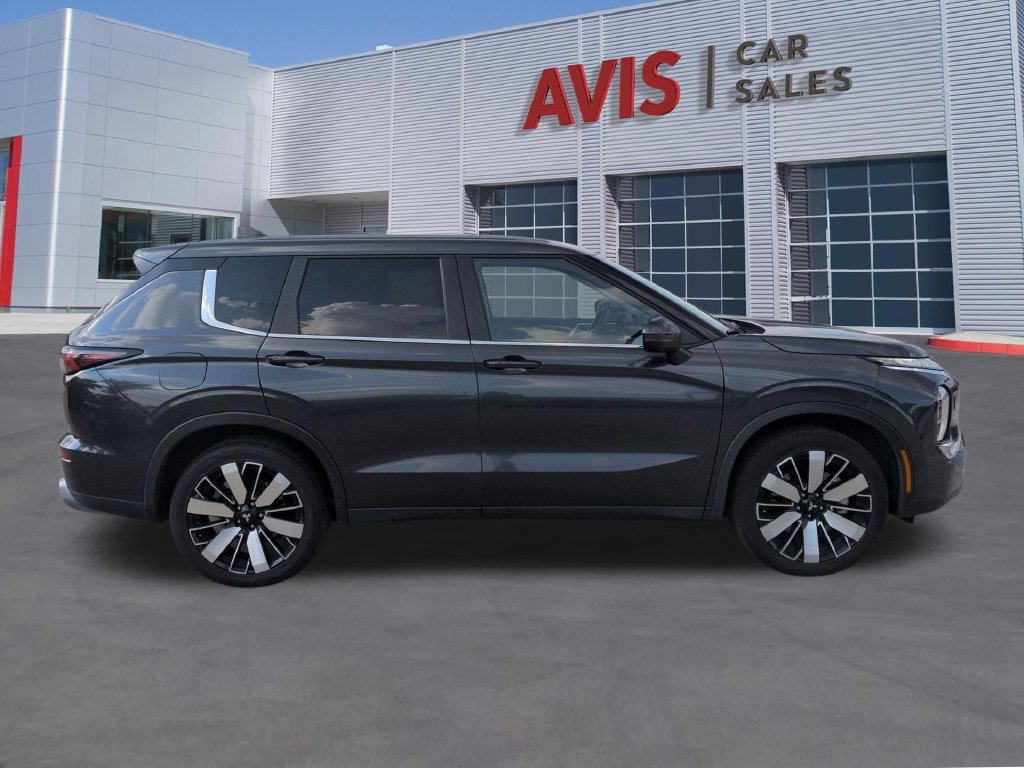 Used 2025 Mitsubishi Outlander SE AWD/4WD image 5