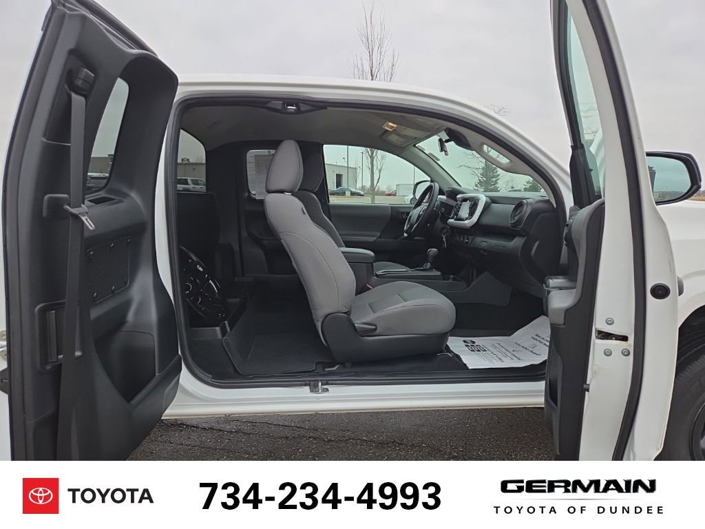 Used 2022 Toyota Tacoma SR image 16