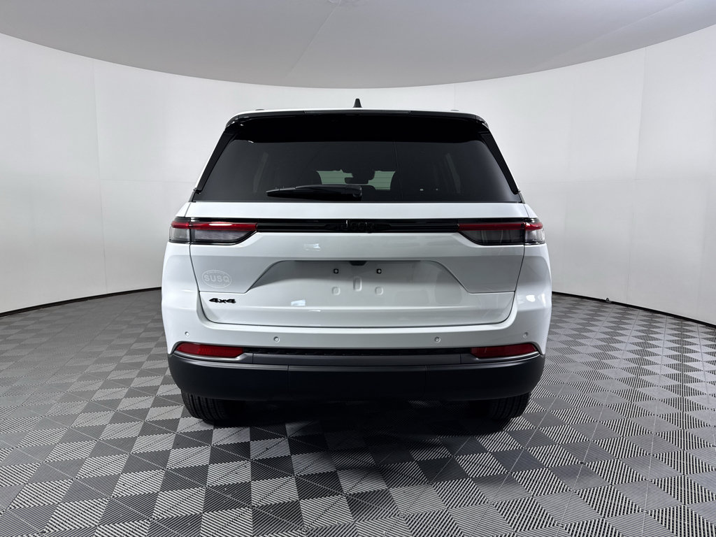 New 2026 Jeep Grand Cherokee Altitude AWD/4WD image 11