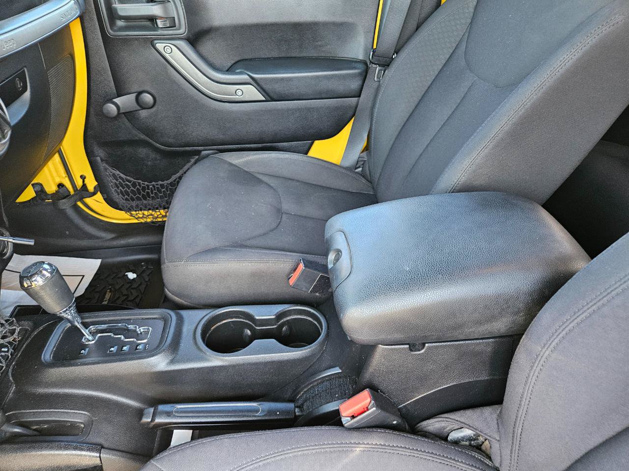 Used 2015 Jeep Wrangler Unlimited Sport w/ Connectivity Group AWD/4WD image 14