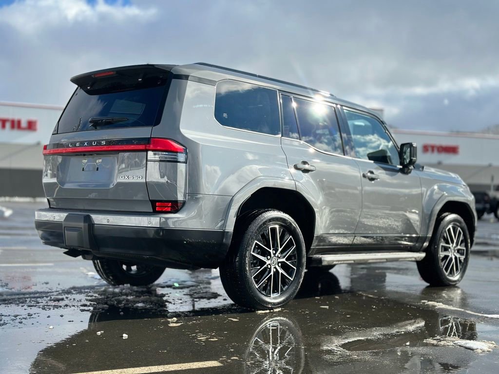 Used 2025 Lexus GX 550 image 7