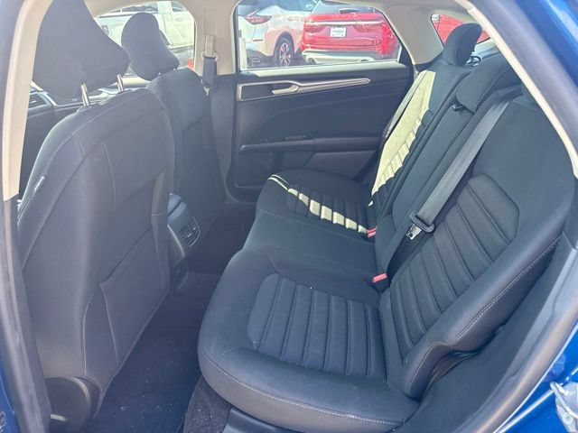 Used 2017 Ford Fusion SE w/ Fusion SE Technology Package FWD image 13